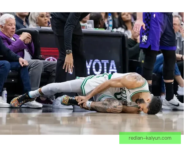 NBA季后赛最新动态：勇士力克湖人，篮网逆袭凯尔特人迎来惊喜胜利